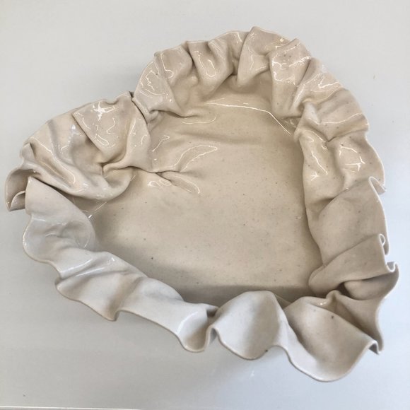 Hand-made Creamy White Heart with Ruffled Edge Ceramic Dish - LARGE - Picture 3 of 7